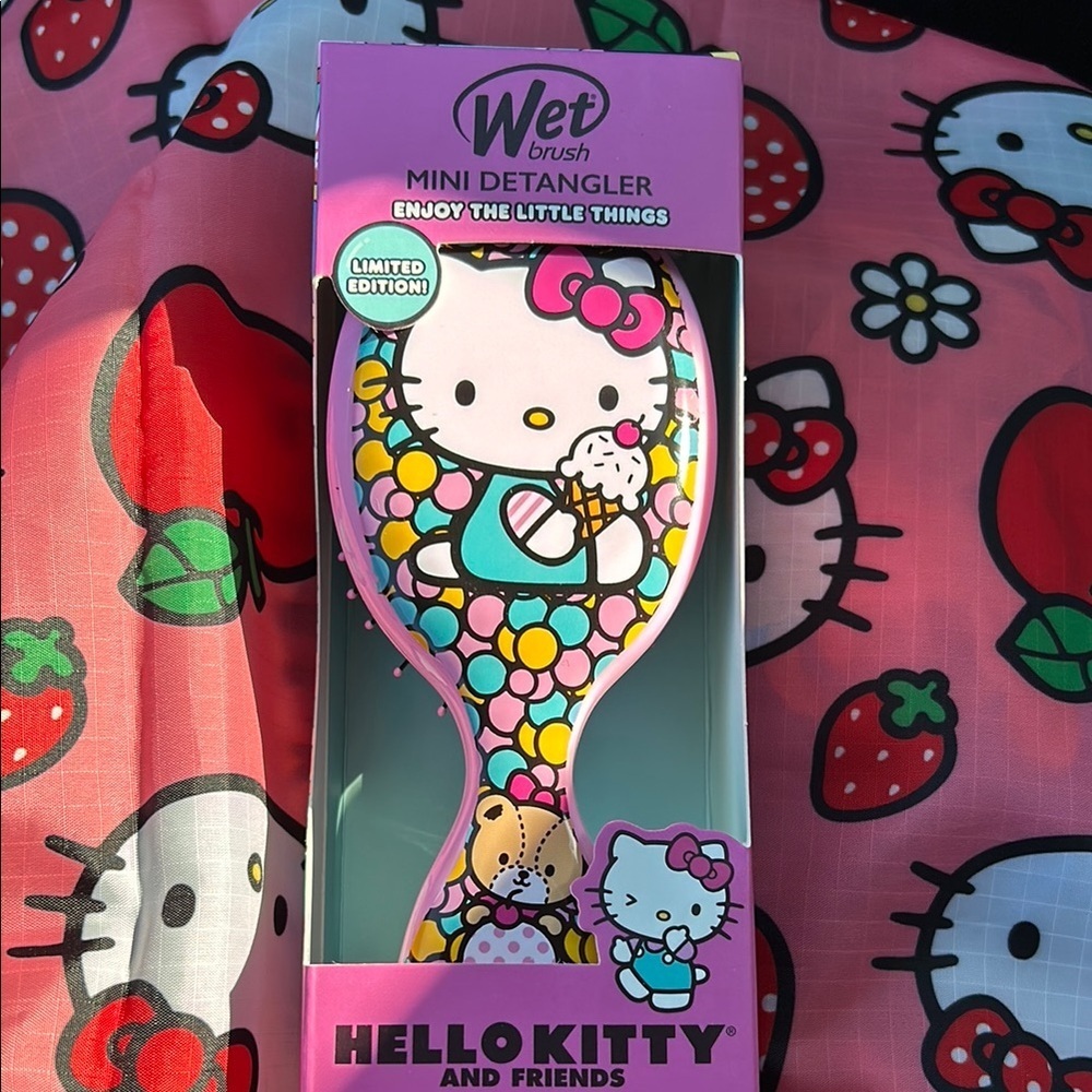 Hello Kitty Wet Brush Mini Detangler